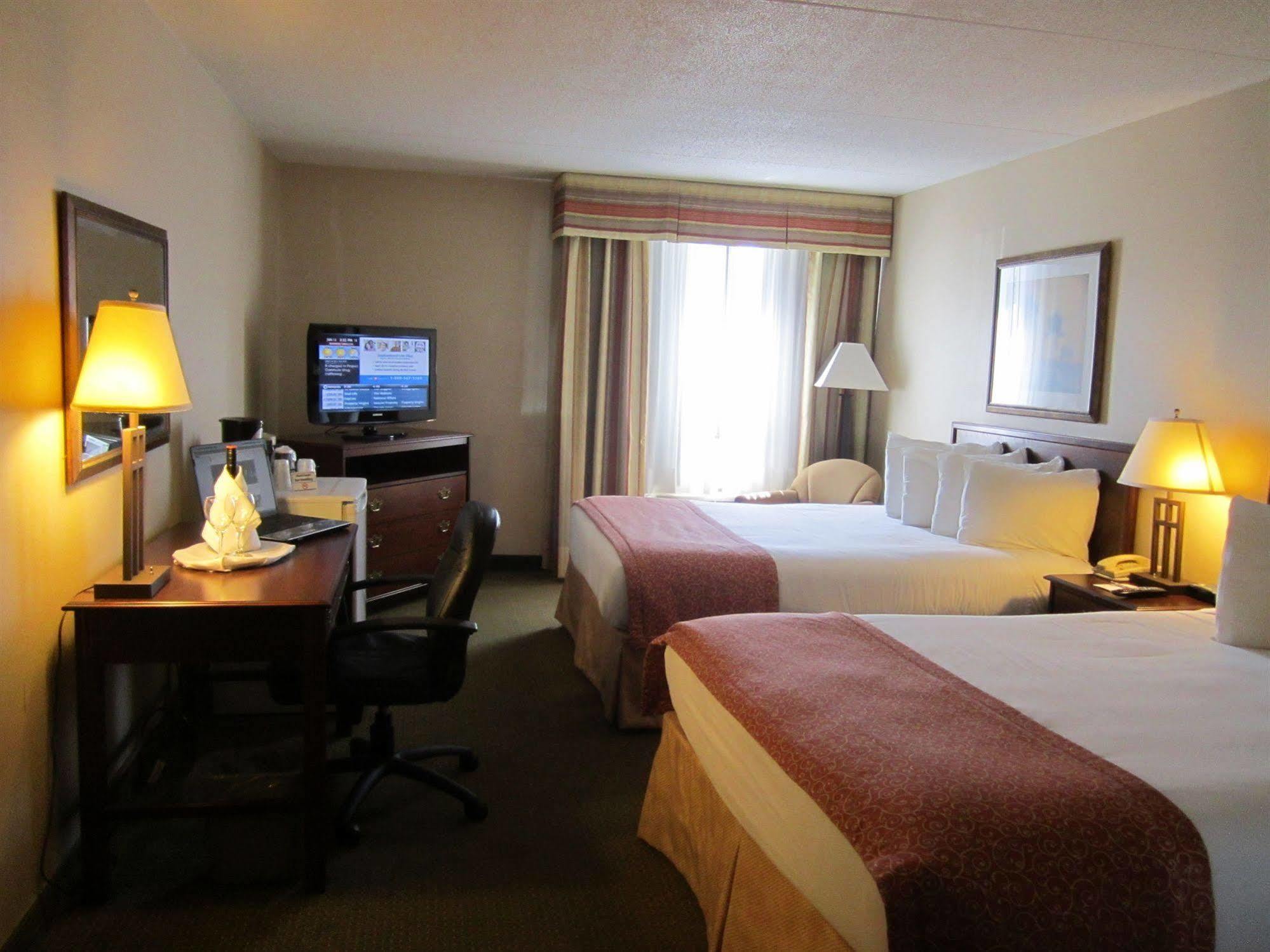 Red Pine Inn & Conference Centre Alliston Exteriör bild